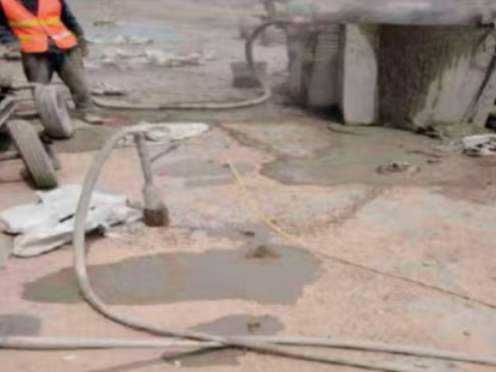 海沧水泥混凝土路面板底注浆技术 路面脱空注浆整治方案