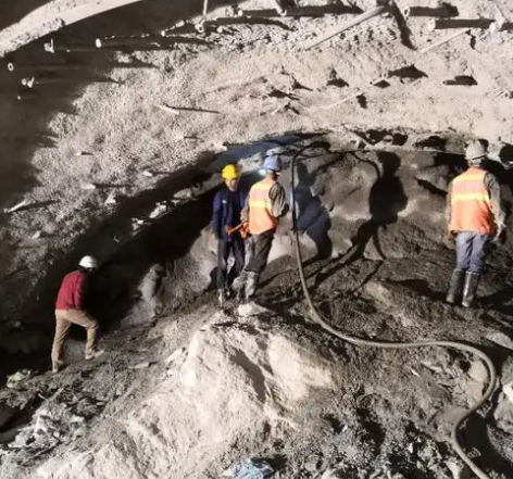 海沧拱顶带模注浆料的施工流程及注意事项